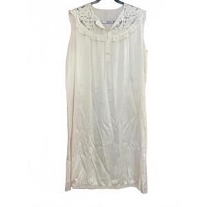 Vintage White SILK Women's Chemise with Lace Collar Size 42